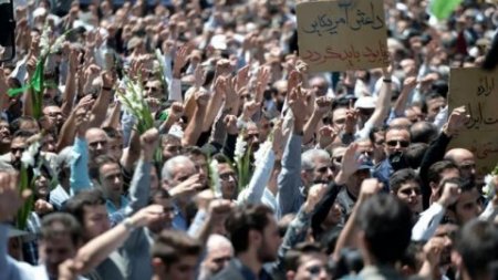 İranda ictimai-siyasi vəziyyət gərginləşir - Qarşıdurma təhlükəsi artır