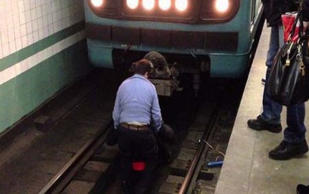 Bakı metrosunda intihar edən qadının kimliyi məlum oldu - Yenilənib