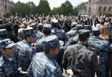 Yerevanda 228 aksiya iştirakçısı saxlanılıb