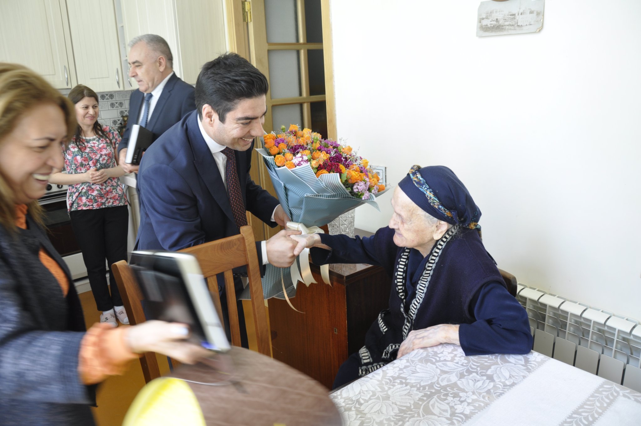Nərimanov rayon sakini Tura ƏliAbbas qızının 105 illik yubileyi qeyd edilib