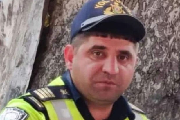 Azərbaycanda polis avtoqəzada öldü