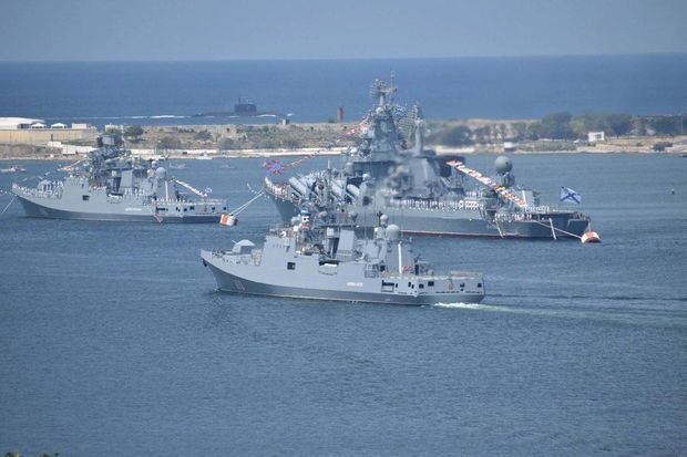 Rusiya Qara dənizdəki gəmilərinin sayını iki dəfə azaldıb