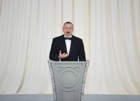 İlham Əliyev: Azərbaycan bayrağı Şuşada qaldırılacaq