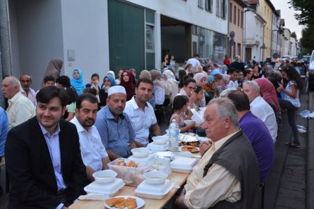 Türkiyədə 12 min nəfərlik iftar süfrəsi – FOTO