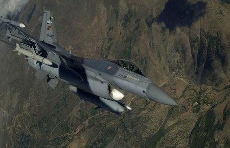 Türkiyə ordusu İraqda PKK-nın hədəfini bombalayıb