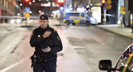 İsveç polisi oyuncaqla “silahlanmış” daun sindromlu gənci öldürdü