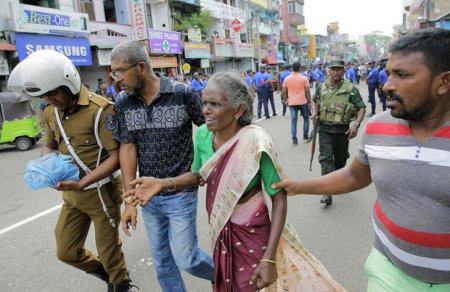 Şri-Lankada kilsələrdə partlayışlar: 52 ölü