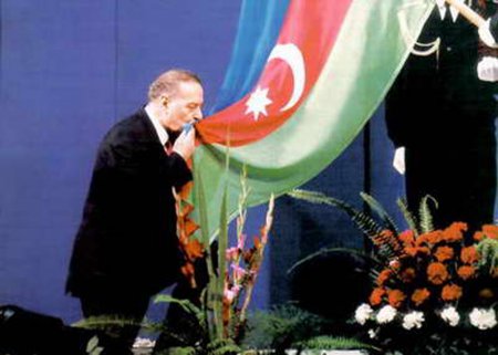 Azərbaycanın dünya miqyasında tanınmasında ulu öndər Heydər Əliyevin xidmətləri misilsizdir