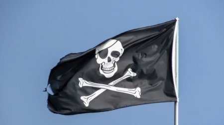XXI əsrin piratları: quldurlar Sinqapur yaxınlığında yük gəmisini qarət etdilər