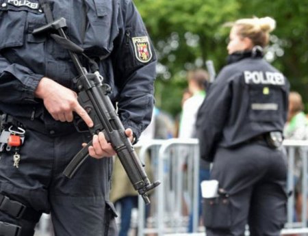 İtaliyada silahlı insident: iki polis öldü