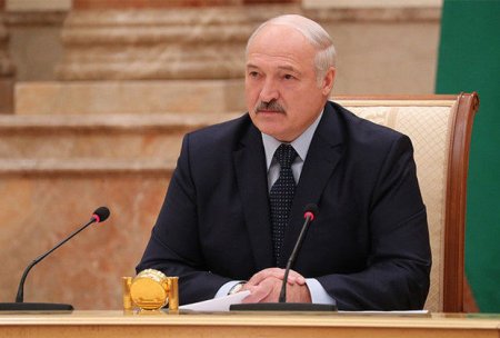 Lukaşenko oğlunu kəmərlə döyməsi haqda danışdı