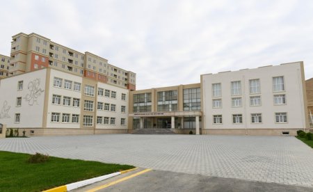 Prezident İlham Əliyev məcburi köçkünlər üçün salınmış “Qobu Park-2” yaşayış kompleksinin açılışında iştirak edib
