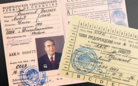 Brejnevin sürücülük vəsiqəsi 1,5 milyona satıldı