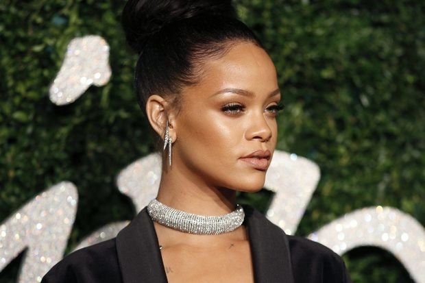 Rihannadan 15 milyon dollarlıq ianə