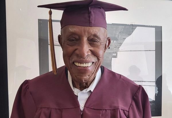 101 yaşında lisey diplomu aldı