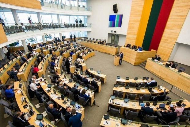 Litva Seymi ictimai məkanın sovetsizləşdirilməsi haqqında qanun qəbul edib