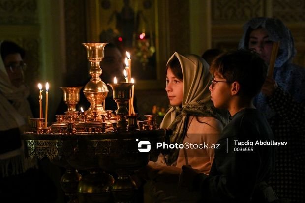 Bakı pravoslavlarının müqəddəs bayramından yaddaqalan anlar - FOTOREPORTAJ