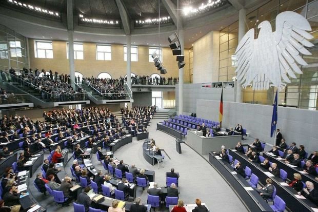 Almaniya parlamentində deputatların sayı azaldılacaq