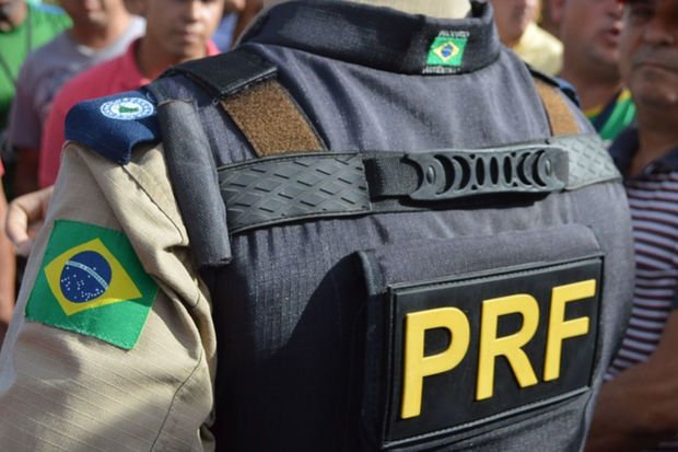 Braziliyada yeniyetmə məktəbə “Molotov kokteyli” atdı