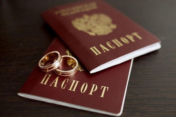Rusiyada saxta nikahla vətəndaşlıq alanların işi çətinləşir
