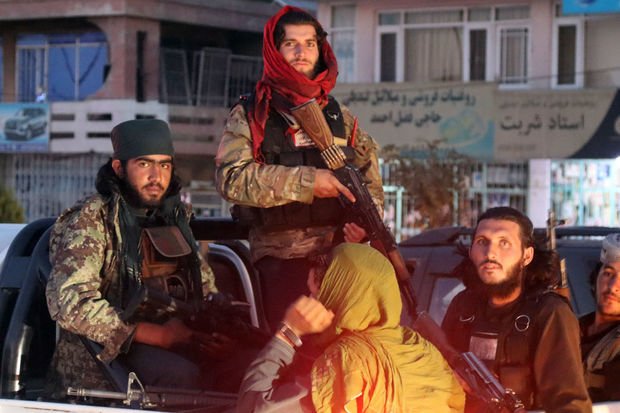 “Taliban” qızların evdə təhsil almasını təşkil edən hüquq müdafiəçisini həbs edib