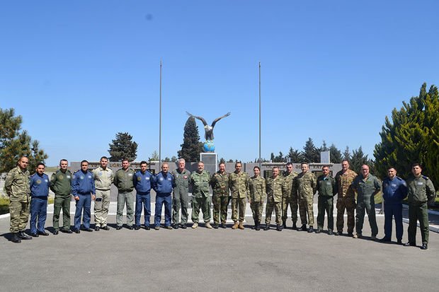 Bakıda NATO heyəti ilə məsləhətçi görüşü keçirilib