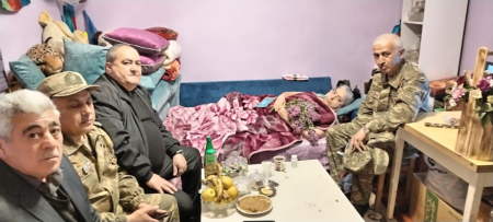 Nəsimi rayonu veteranları aztəminatlı veteran ailələrinə yardım edib 