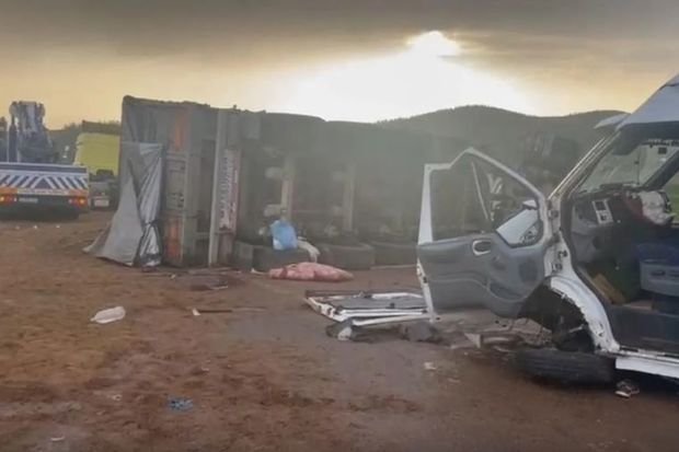 Türkiyədə 5 avtomobil toqquşdu: 2 nəfər öldü, 20 nəfər yaralandı