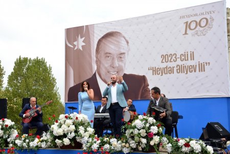DAŞKƏSƏNDƏ ULU ÖNDƏR HEDƏR ƏLİYEVİN 100 İLLİYİNƏ HƏSR OLUNMUŞ MÖHTƏŞƏM BAYRAM KONSERTİ KEÇİRİLİB