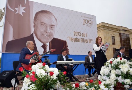 DAŞKƏSƏNDƏ ULU ÖNDƏR HEDƏR ƏLİYEVİN 100 İLLİYİNƏ HƏSR OLUNMUŞ MÖHTƏŞƏM BAYRAM KONSERTİ KEÇİRİLİB