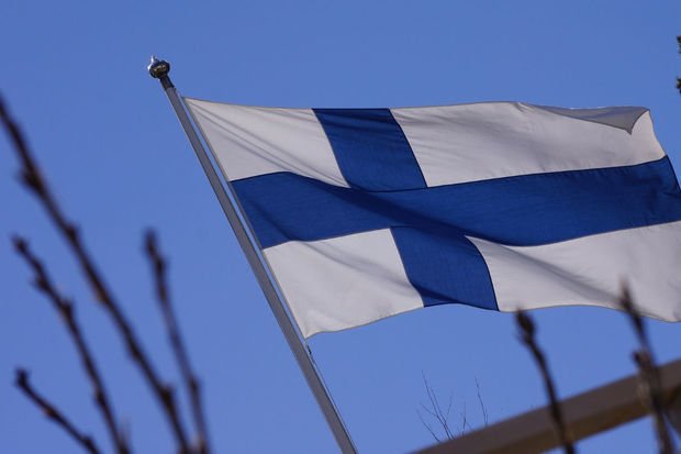 Finlandiya Rusiya səfirliyinin əməkdaşlarını ölkədən qovur
