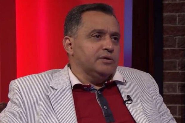 Çingiz Əhmədov: “Deyirdilər ki, atanız qadın paltarı geyinir”