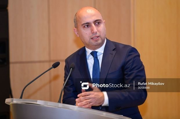 Deputat elm və təhsil nazirinə qarşı: “Həmin müəssisələrinin adları açıqlanmalıdır”