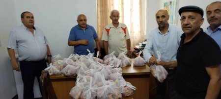 İş adamı İlham Ağayev Nəsimi və Binəqədi rayonu veteranlarına yardım etdi
