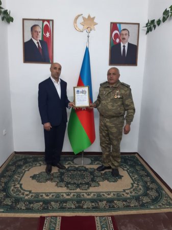 İş adamı İlham Ağayev Nəsimi və Binəqədi rayonu veteranlarına yardım etdi