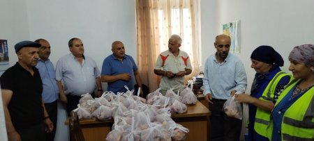 İş adamı İlham Ağayev Nəsimi və Binəqədi rayonu veteranlarına yardım etdi