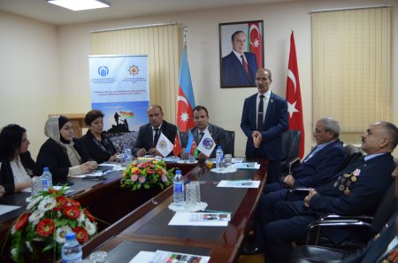 “Hökumət və xalq öz müdafiəçilərinin xidmətlərini heç vaxt unutmamalıdır!” mövzusunda Dəyirmi Masa yığıncağı keçirildi