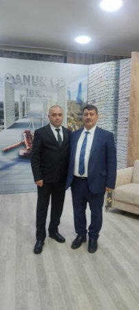 "Qanun və İcra” proqramı hər həftənin şənbə günü saat 15:00-dan-16:00-dək canlı yayımda "Dünya TV"-nin efirində nümayiş olunur.