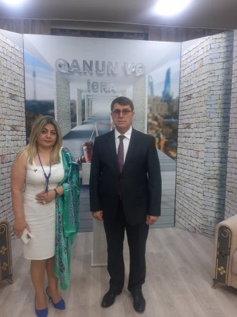 "Qanun və İcra” proqramı hər həftənin şənbə günü saat 15:00-dan-16:00-dək canlı yayımda "Dünya TV"-nin efirində nümayiş olunur.