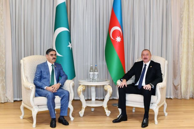 İlham Əliyevin Daşkənddə Pakistanın Keçid Hökumətinin baş naziri ilə görüşü olub