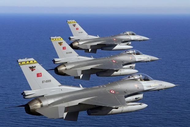 Türkiyə F-16 qırıcılarını Rumıniyaya yolladı