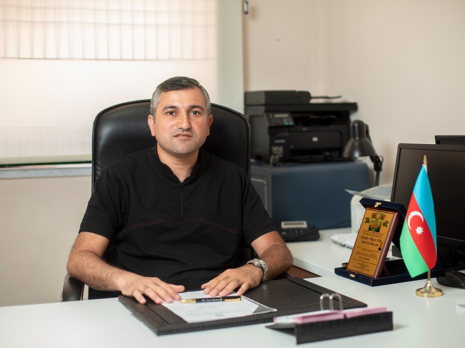 MİNNƏTDARLIQLA ANIRIQ