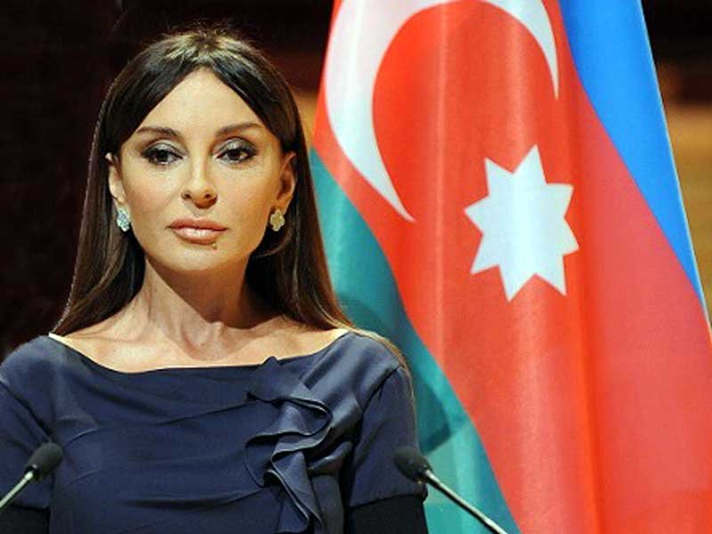 Zəif və zərif lakin hüququları müdafiə olunan varlıq-Qadın.