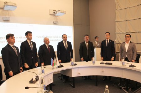Gənclər Təşkilatları Ulu Öndər Heydər Əliyevin əziz xatirəsini böyük ehtiramla yad ediblər.