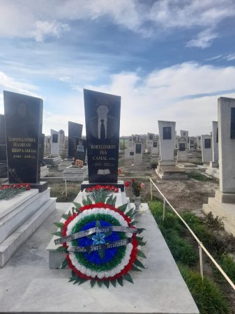 "MƏN YER ÜZÜNDƏ MÜƏLLIMDƏN YÜKSƏK AD TANIMIRAM”