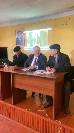 "MƏN YER ÜZÜNDƏ MÜƏLLIMDƏN YÜKSƏK AD TANIMIRAM”