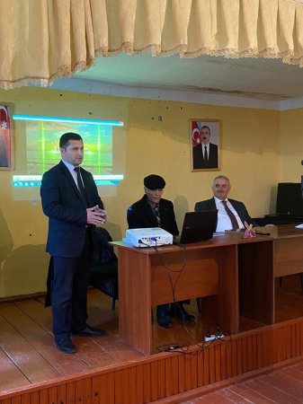 "MƏN YER ÜZÜNDƏ MÜƏLLIMDƏN YÜKSƏK AD TANIMIRAM”
