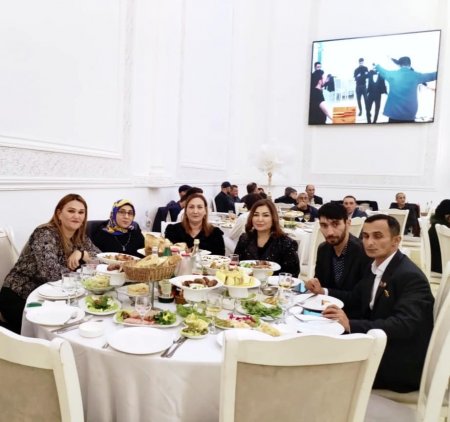 Qayğıya ehtiyacı və Əlilliyi olan Şəxslərə Dəstək İctimai Birliyin idarə heyəti Vətən müharibəsinin qazisi Mirmövsümün toy məclisində iştirak ediblər