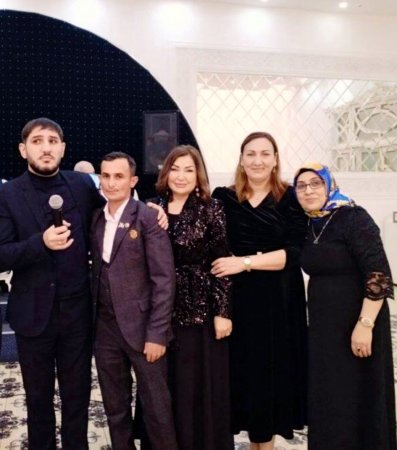 Qayğıya ehtiyacı və Əlilliyi olan Şəxslərə Dəstək İctimai Birliyin idarə heyəti Vətən müharibəsinin qazisi Mirmövsümün toy məclisində iştirak ediblər