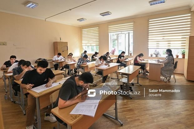 Bu gün 53 mindən çox şagird buraxılış imtahanı verir